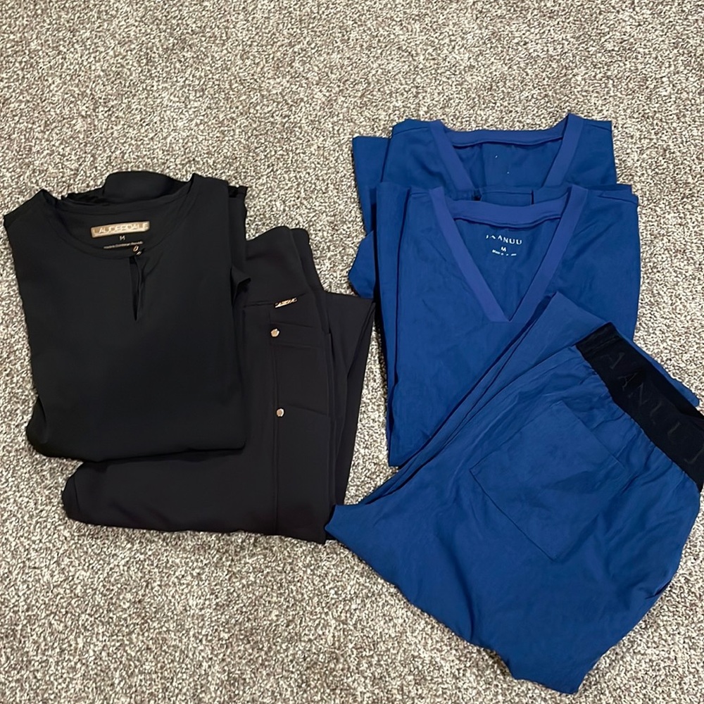 Medium scrub sets